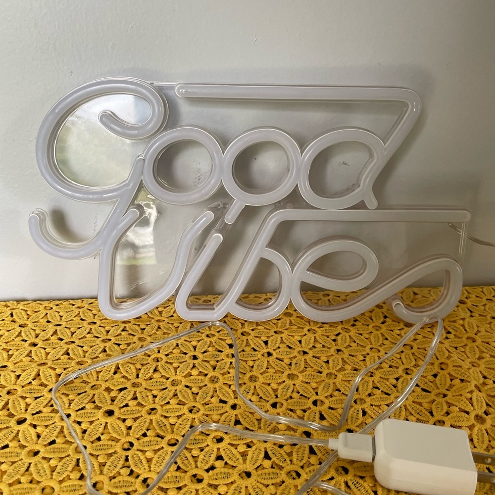 Good Vibes Neon Light Sign - Picture 3 of 5